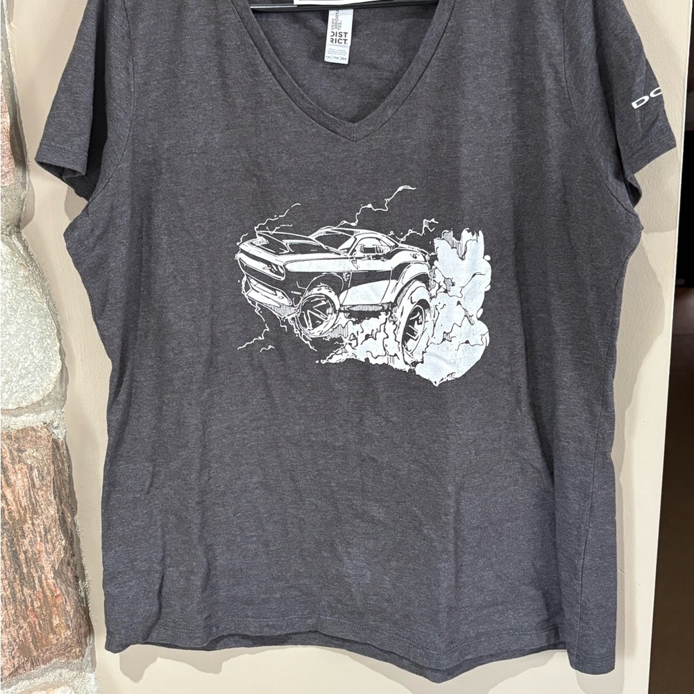 Women’s Dodge Challenger Graphic T Shirt Size 2XL Short Sleeve Charcoal Grey